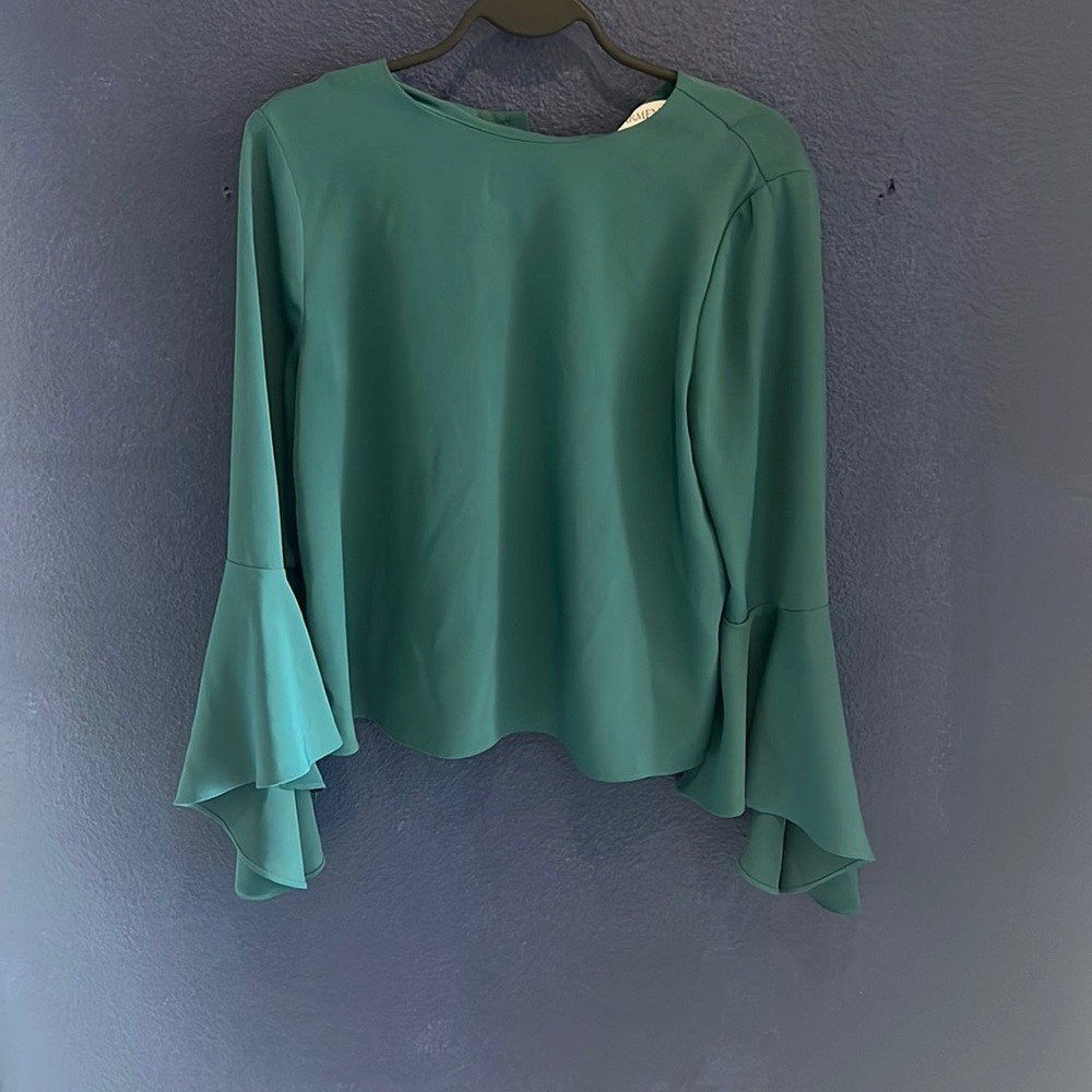 Bell sleeve blouse